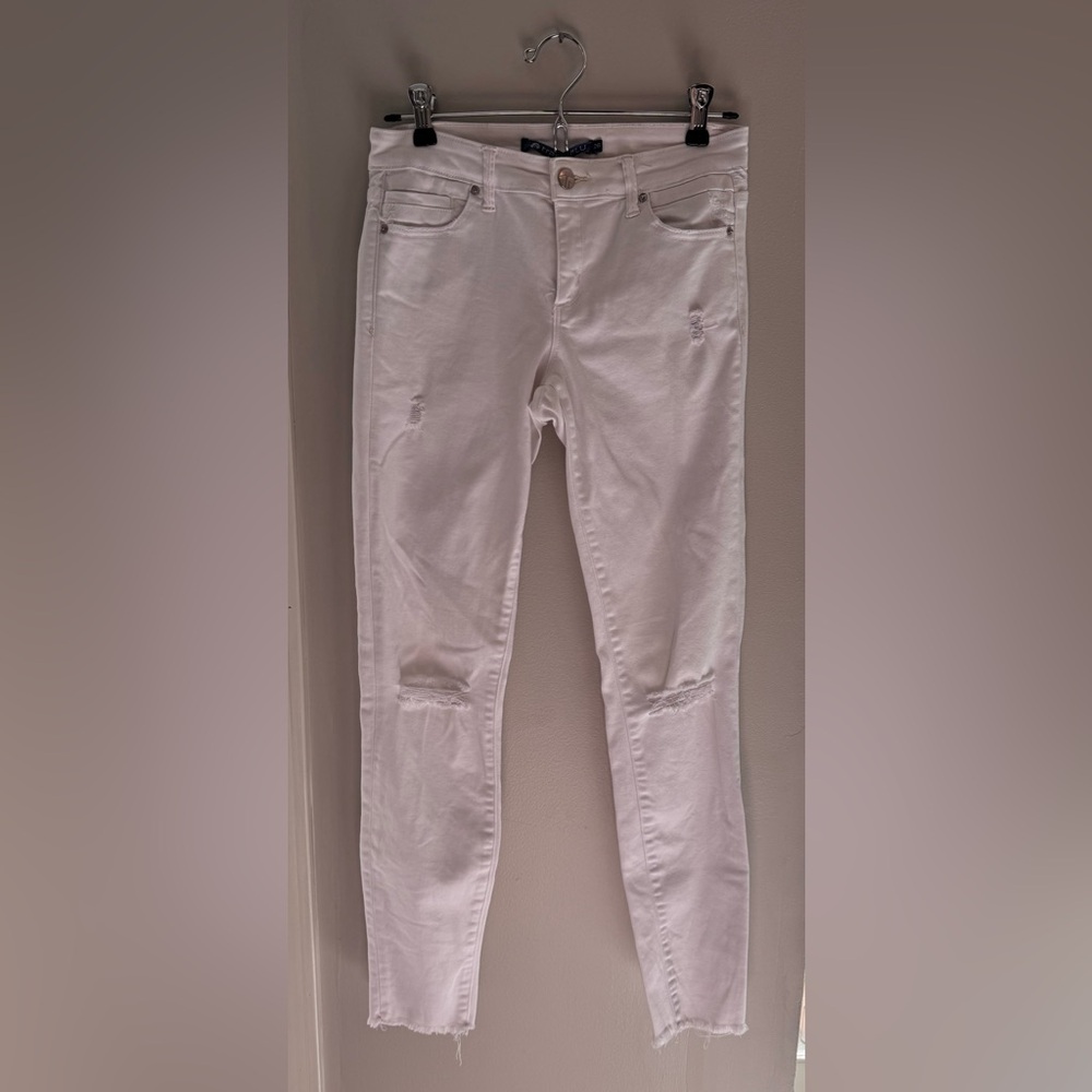 Women’s Tractr Blu Jeans - white, skinny jeans, a few rips/holes, size 26